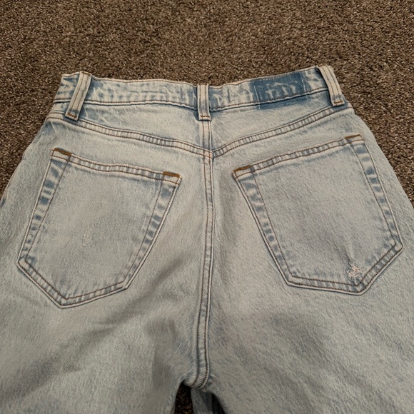 Women’s abercrombie 90’s straight Light wash jeans size 4 (27 short) Curve love - Picture 6 of 9